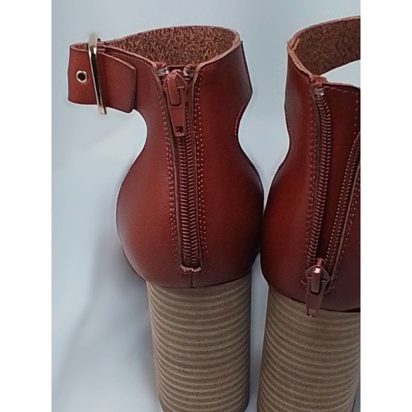 Steve MaddenMadden Girl Estoria Cognac Leather Ankle Strap Block Heels - Picture 3 of 8